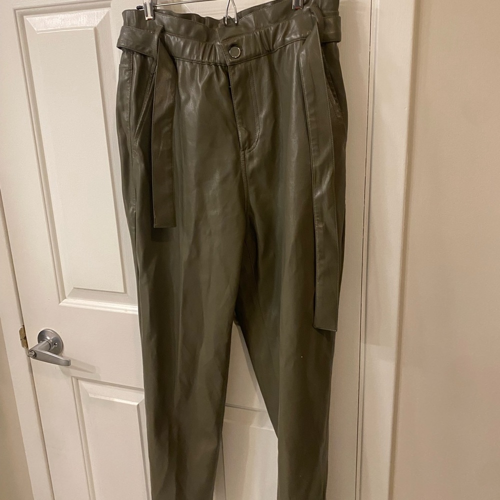 ESQUALO Olive Faux Leather Pants